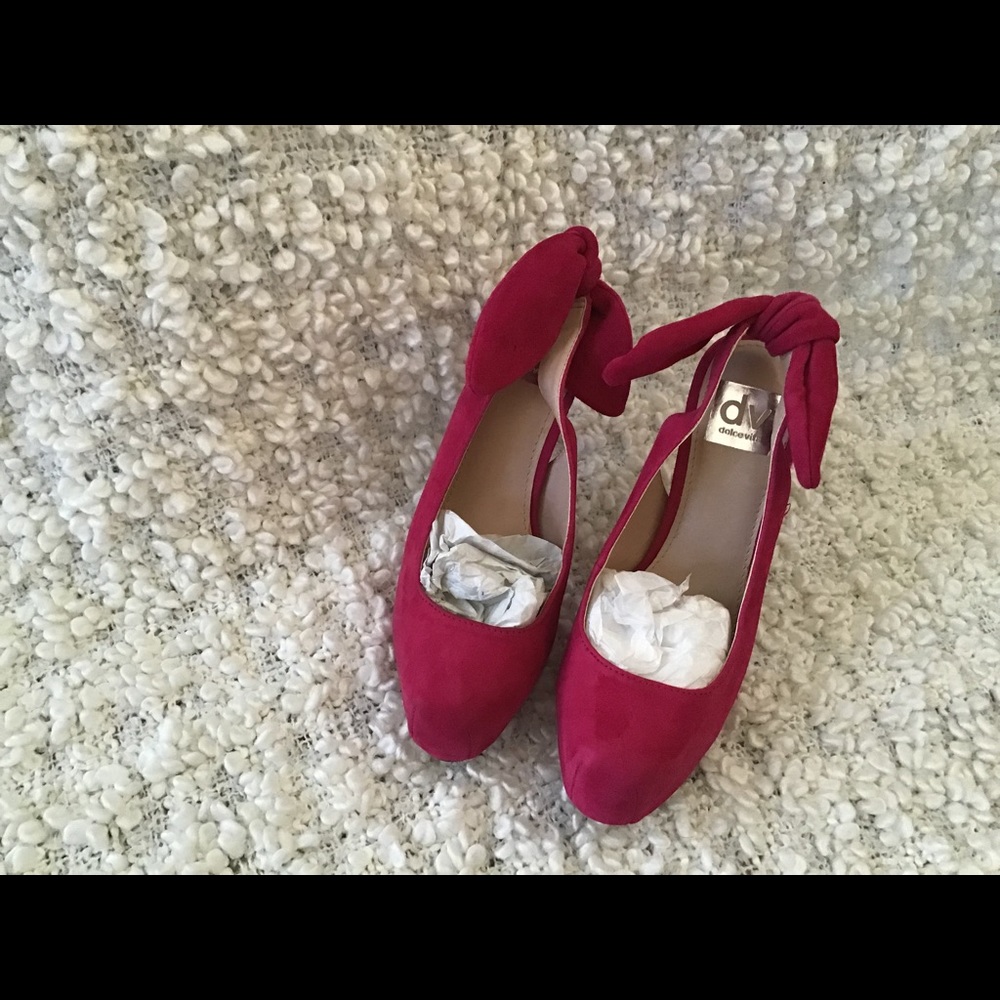 Heels - Picture 2 of 3